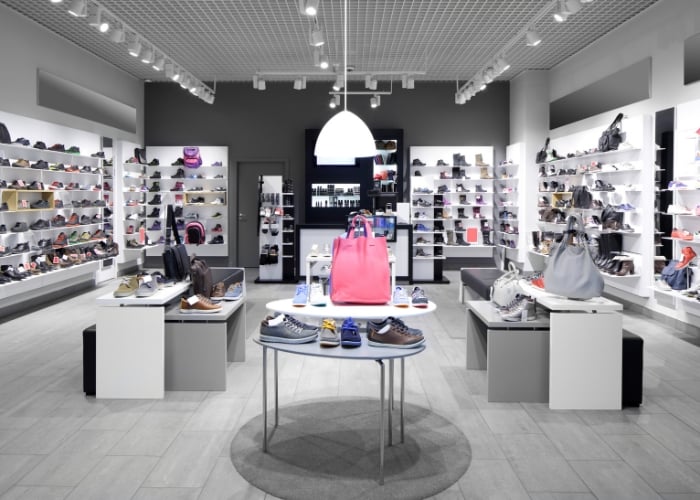 Revolutionizing Canadian Retail: AI, Sustainability, and Phygital Experiences in 2025 - CanadianSME Small Business Magazine Revolutionizing Canadian Retail: AI, Sustainability, and Phygital Experiences in 2025