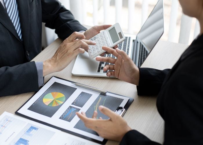 Impact of Economic Contraction and Tariffs on Canadian Small Businesses and Their Banking Needs - CanadianSME Small Business Magazine Impact of Economic Contraction and Tariffs on Canadian Small Businesses and Their Banking Needs